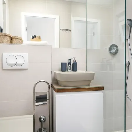 Alexandra Lägenhet Tribalj